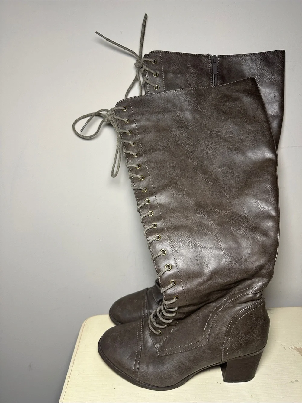 Torrid Women's Knee-High Lace-Up heeled Boots in Dark gray